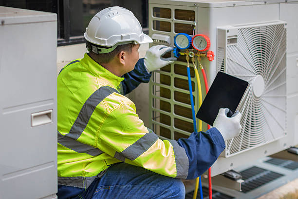 Professional Hvac technician working in Freeburg, IL